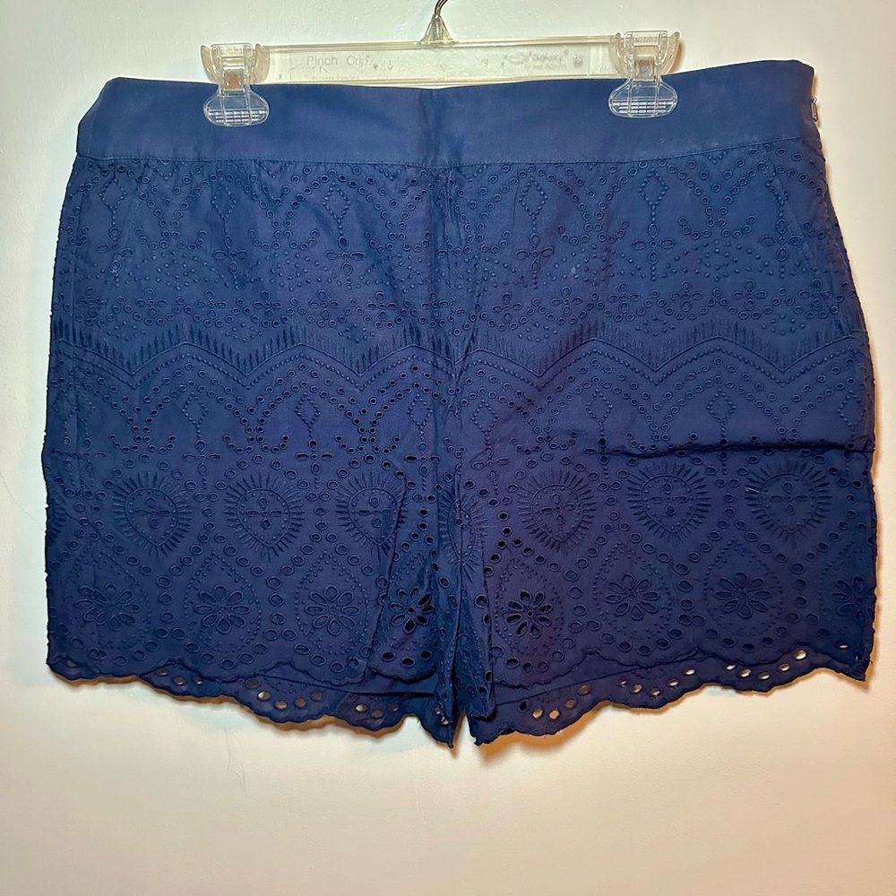 NWT Loft navy blue eyelet scallop shorts Size 14